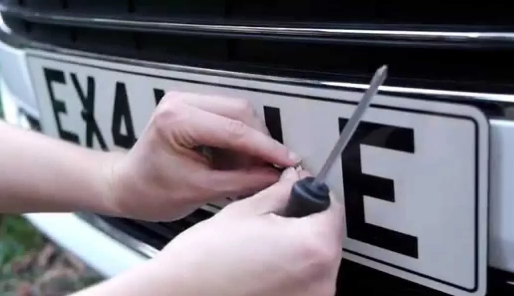 xnumber-plate-fixing.png.pagespeed.ic.xesqgLoiK9